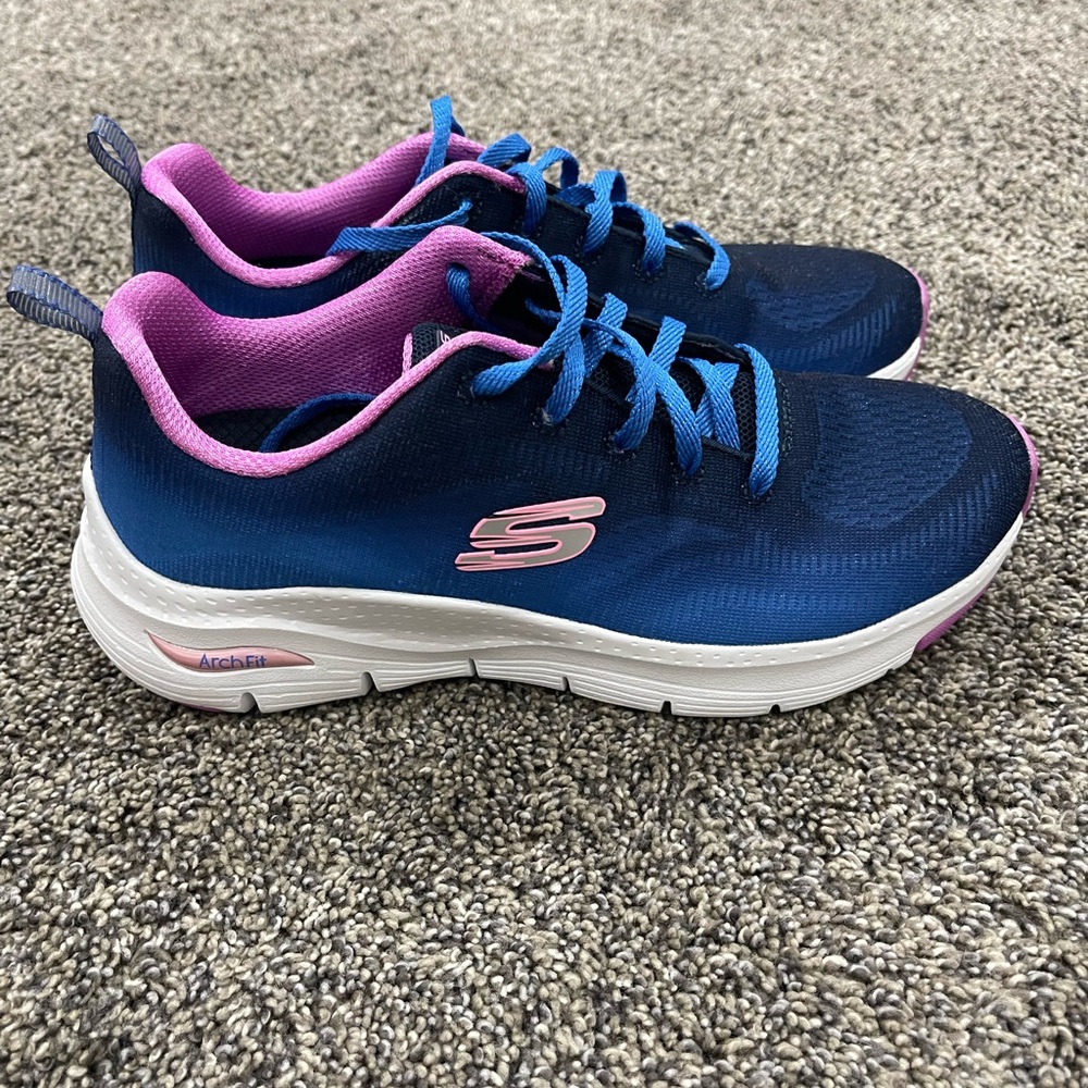 Skechers Women's Navy and Pink Sneakers